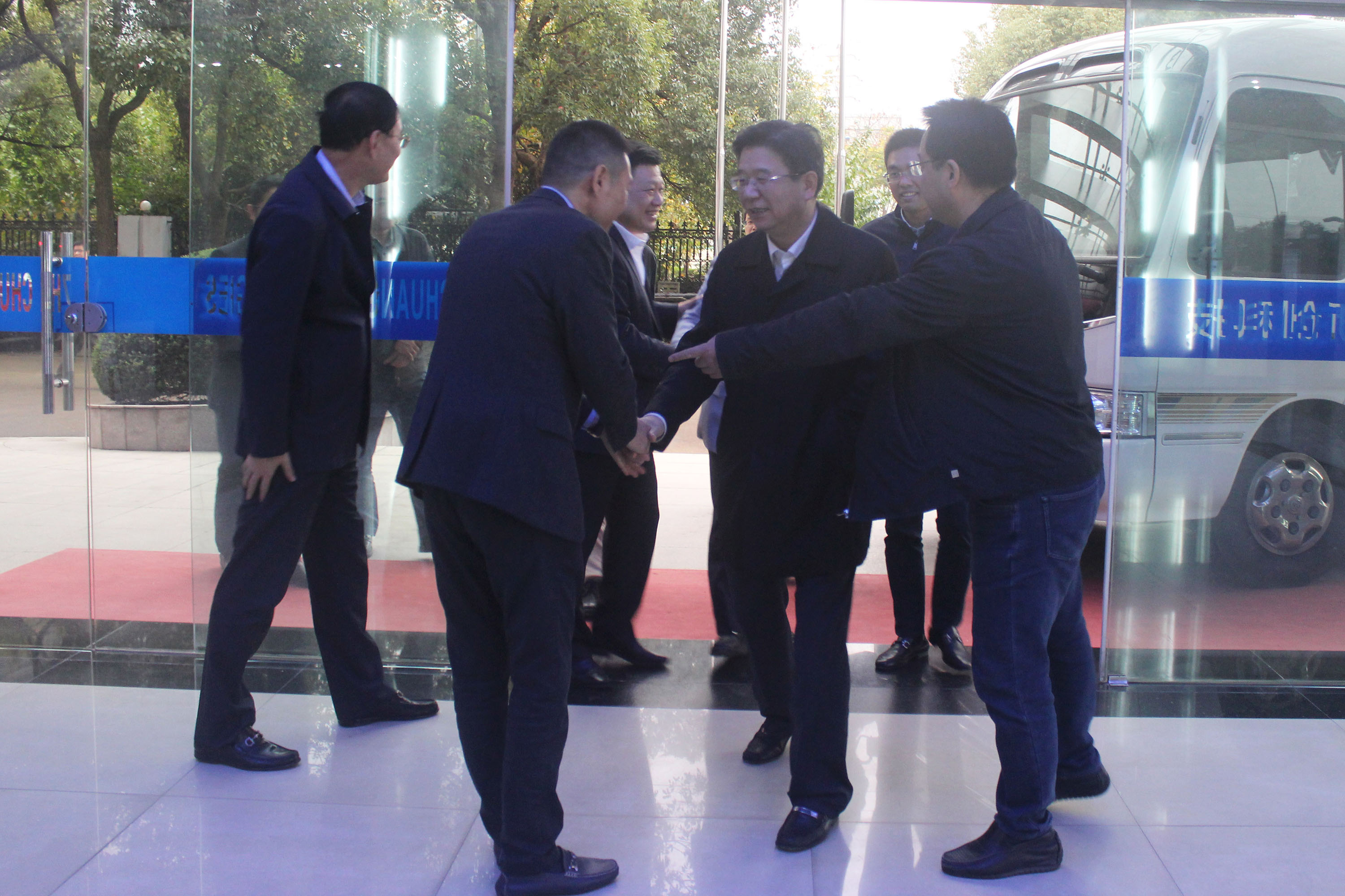 宁波市副市长陈炳荣一行莅临浙创科技视察3D打印研发应用成果